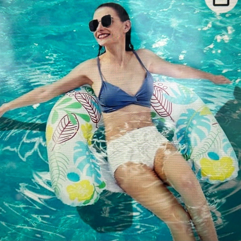 Adult lounge floatie